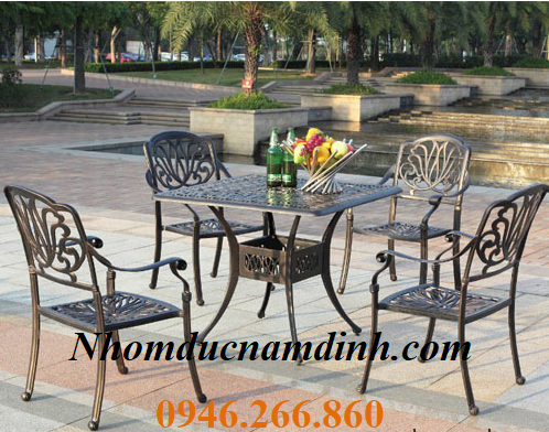 Bàn ghế nhôm đúc