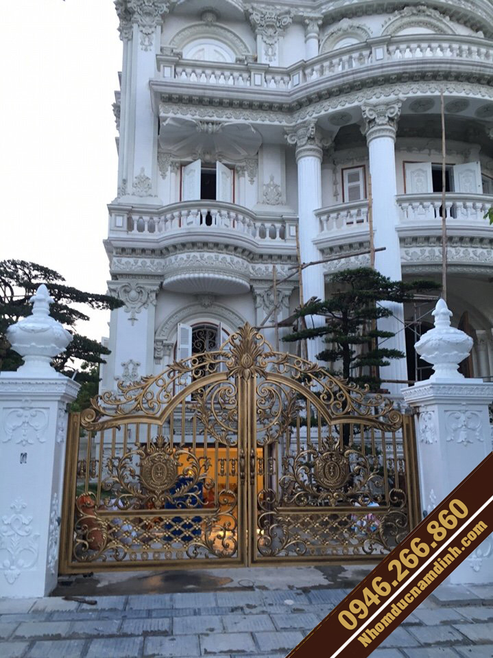 Cổng biệt thự hợp khoa học phong thủy