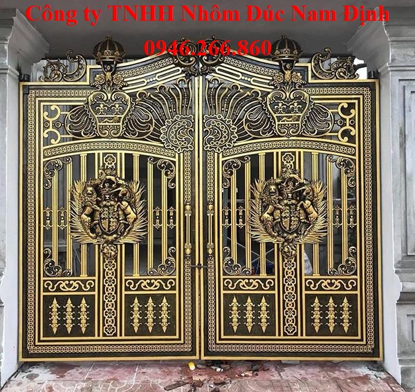 Mẫu cổng nhôm đúc đẹp, sang trọng, đẳng cấp