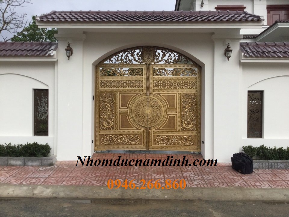 Cổng nhôm đúc phong thủy truyền thống cổ xưa