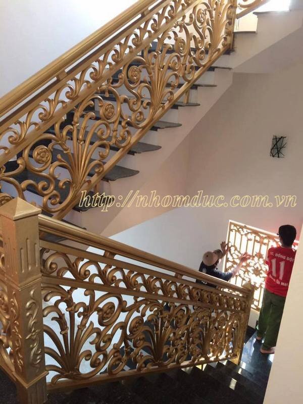 Cầu thang nhôm đúc bền đẹp tại Nghệ An