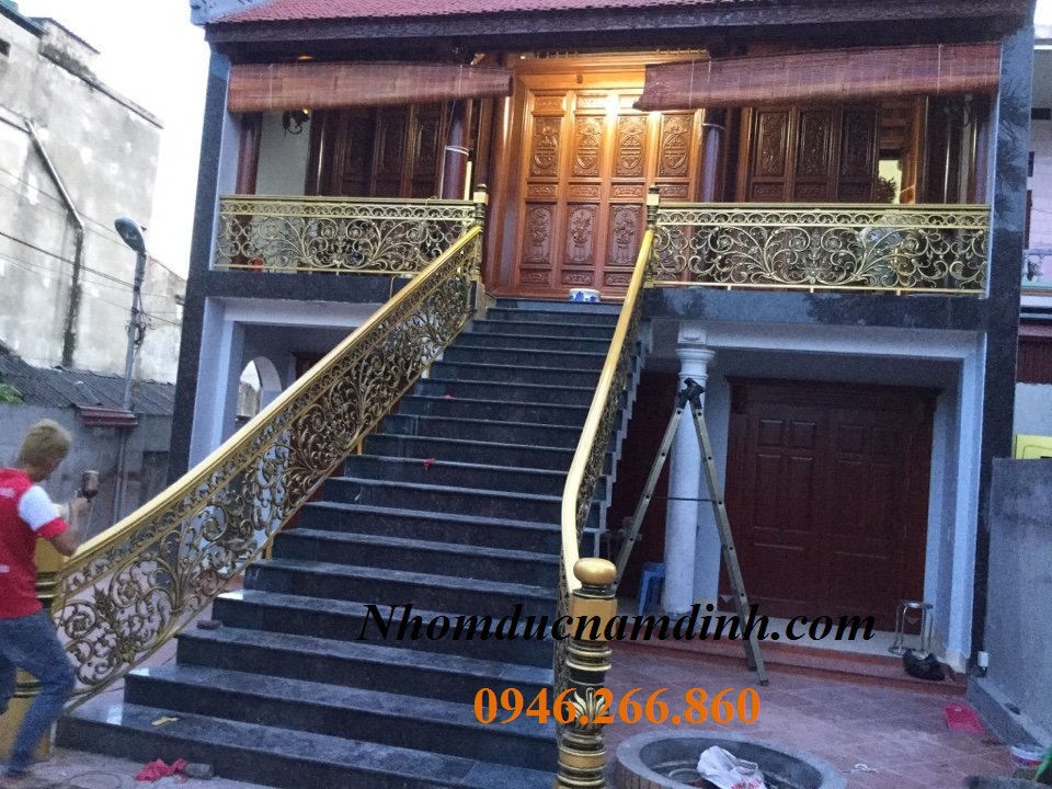Giá cầu thang nhôm đúc tại Đắk Lắk
