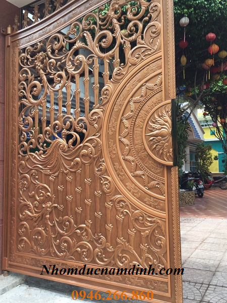 Cổng nhôm đúc chân không tại Sài Gòn Cổng nhôm đúc chân không tại Sài Gòn