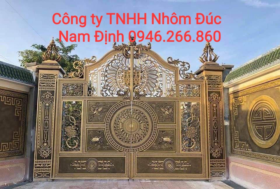 Cổng nhôm đúc – Sự lựa chọn thông minh cho biệt thự sang trọng