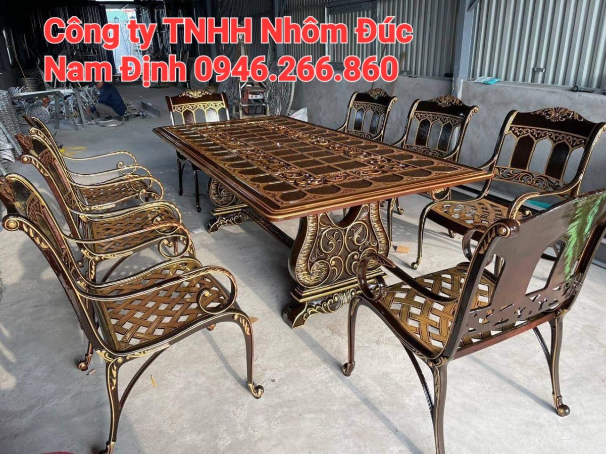 Lý Do Bàn Ghế Nhôm Đúc Mạ Đồng Đang Ngày Càng Được Ưa Chuộng